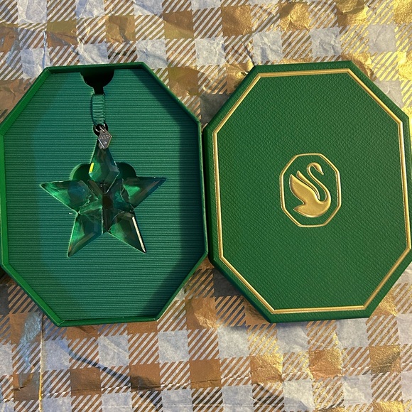 Swarovski Annual Limited Edition Ornaments 2022/ 2023 - Picture 3 of 9